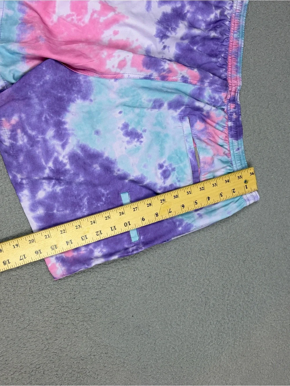 Huk Swim Trunks Men’s Large in Pink, Purple & Teal Tie-Dye Lined Beach Pool